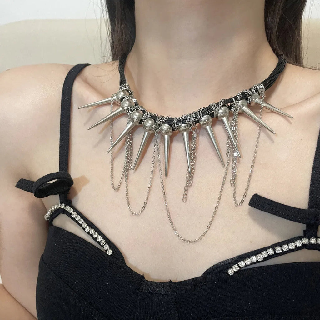 Round rivet bead winding tassel leather necklace in picture colour with electroplated finish.