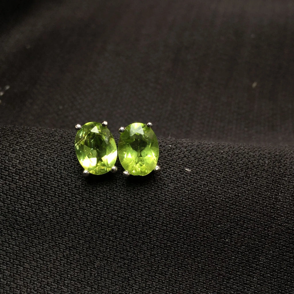 Natural olivine faceted stud earrings in S925 silver with 6×8mm oval stones
