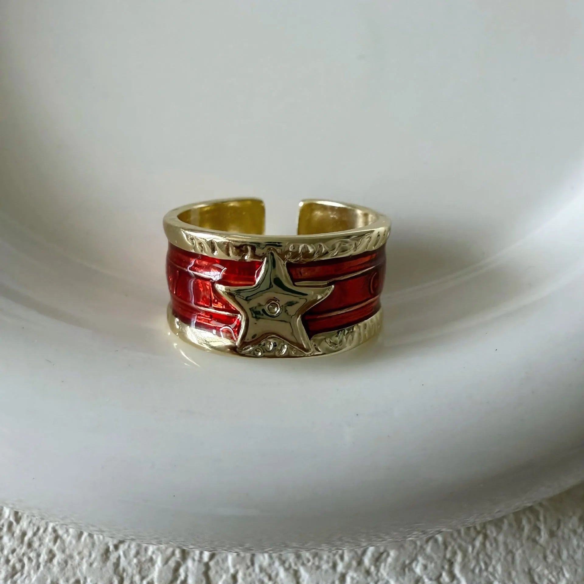 Adjustable copper drop oil ring with geometric lines in distressed finish