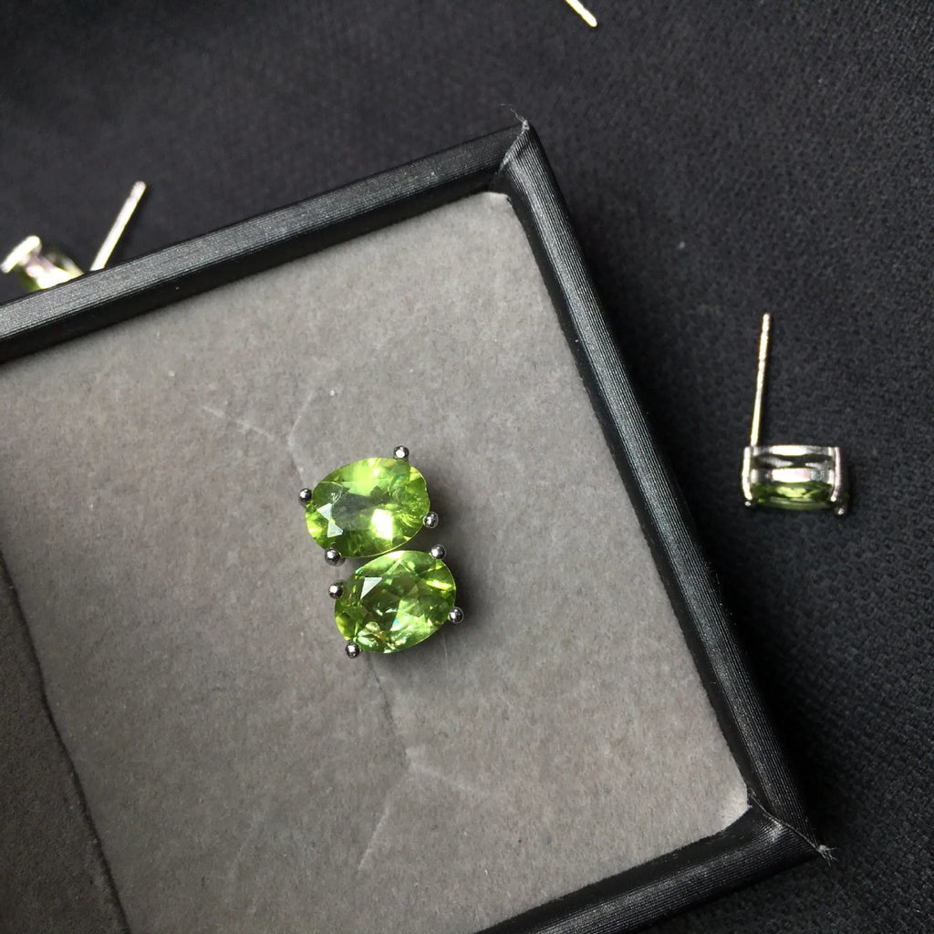 Natural olivine faceted stud earrings in S925 silver with 6×8mm oval stones