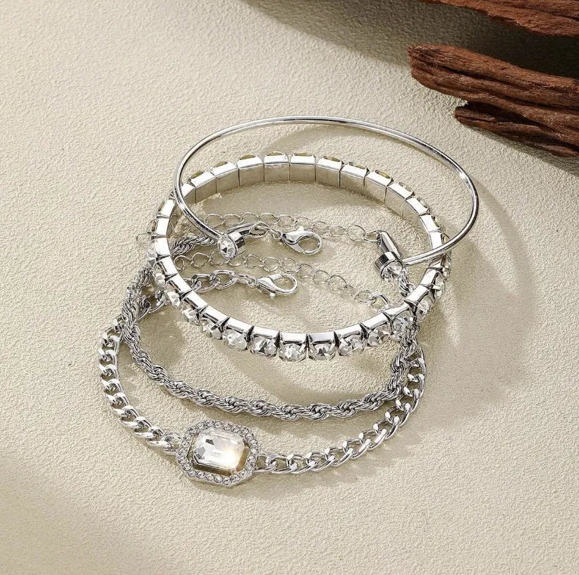 Women's retro geometric alloy jewellery set with square diamond shapes in gold or silver