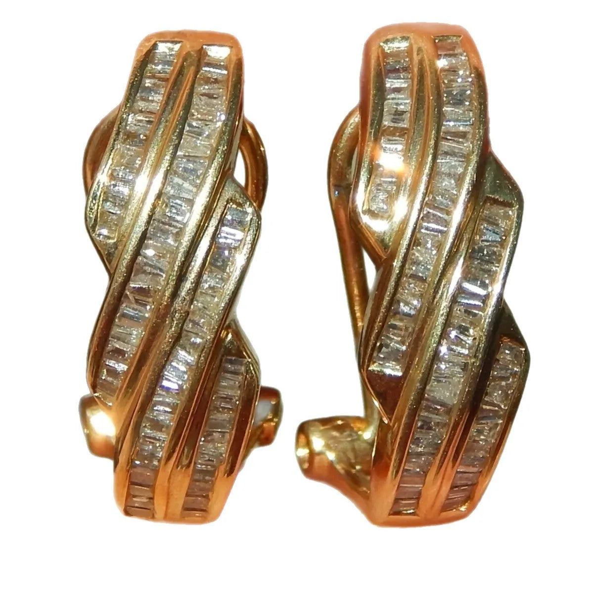 Geometric copper retro earrings with round design elements in gold colour