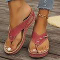 Retro-style plus size women's flip-flop sandals on a herringbone pattern footbed in light brown.