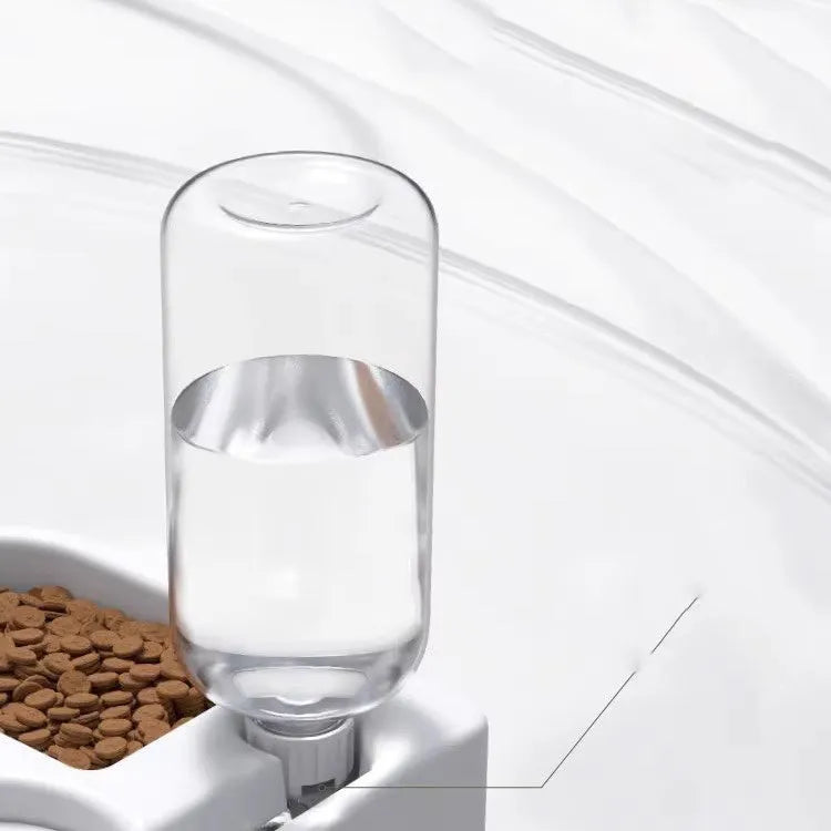 White indoor pet water fountain with food-grade silicone top, 2.4L capacity.