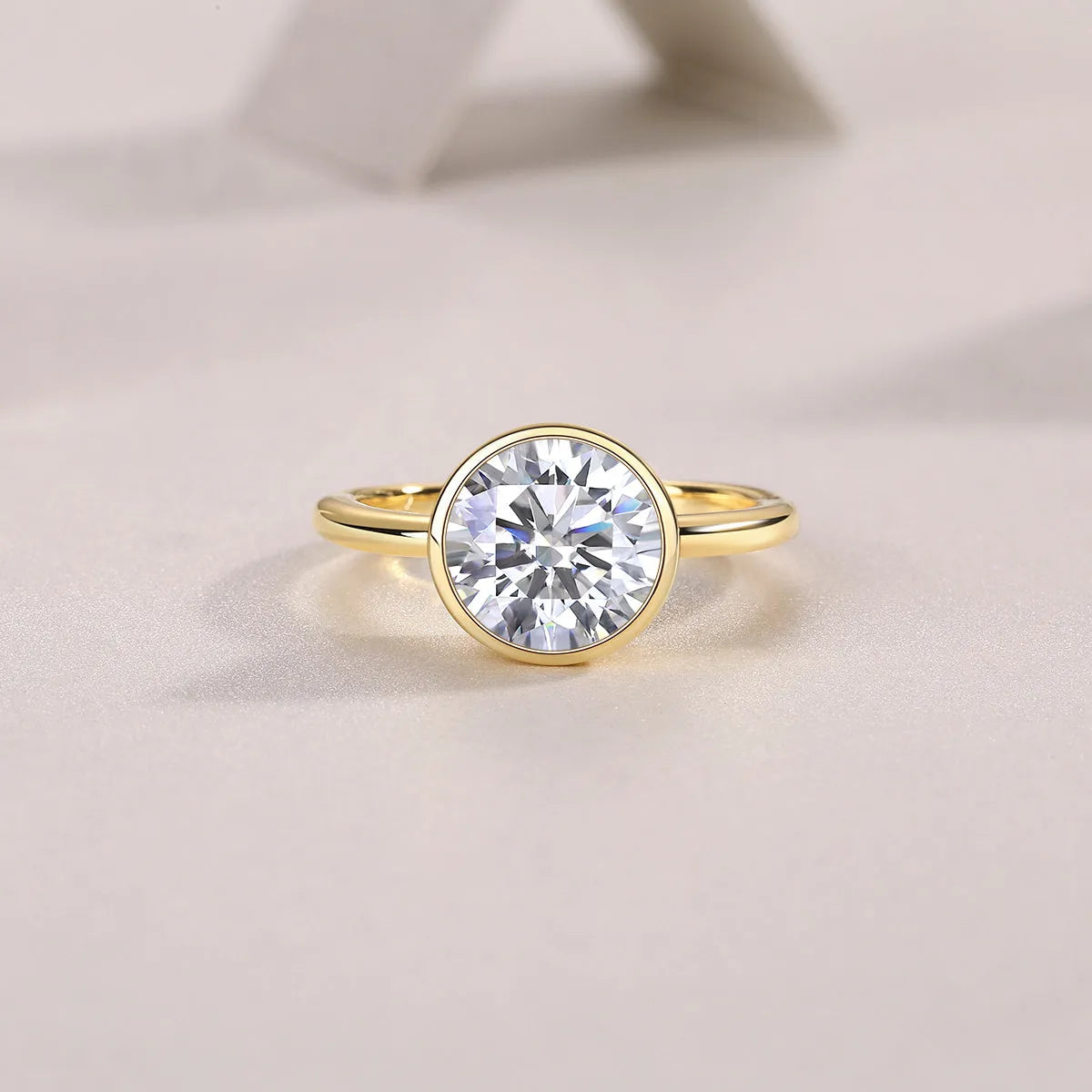 Time Foam gold-plated S925 silver diamond wedding ring set with round moissanite stone on gift box