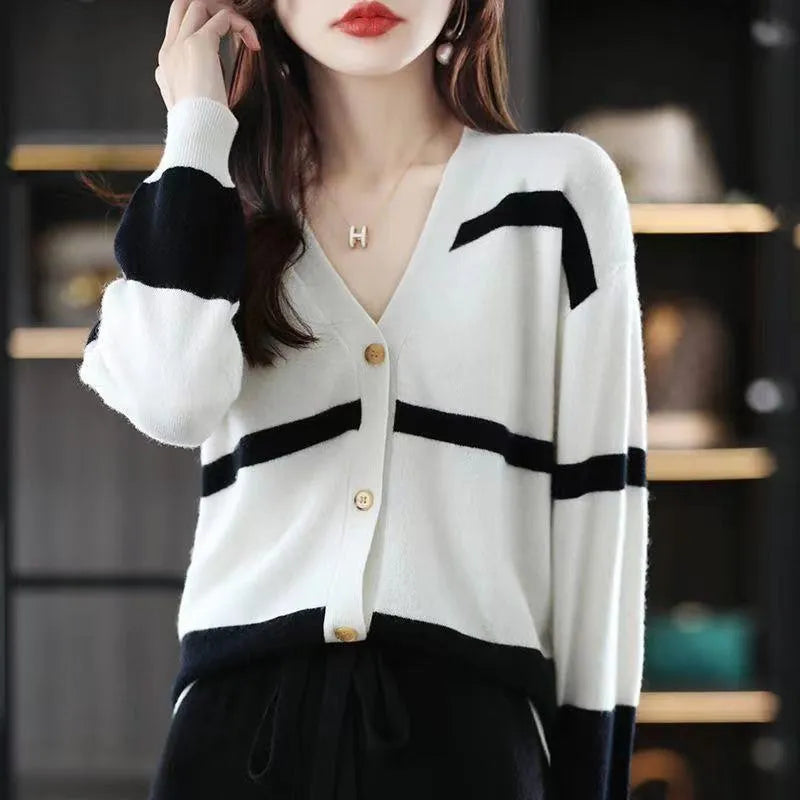 Women's striped V-neck knitted cardigan with 3D effect pattern in slim fit styling