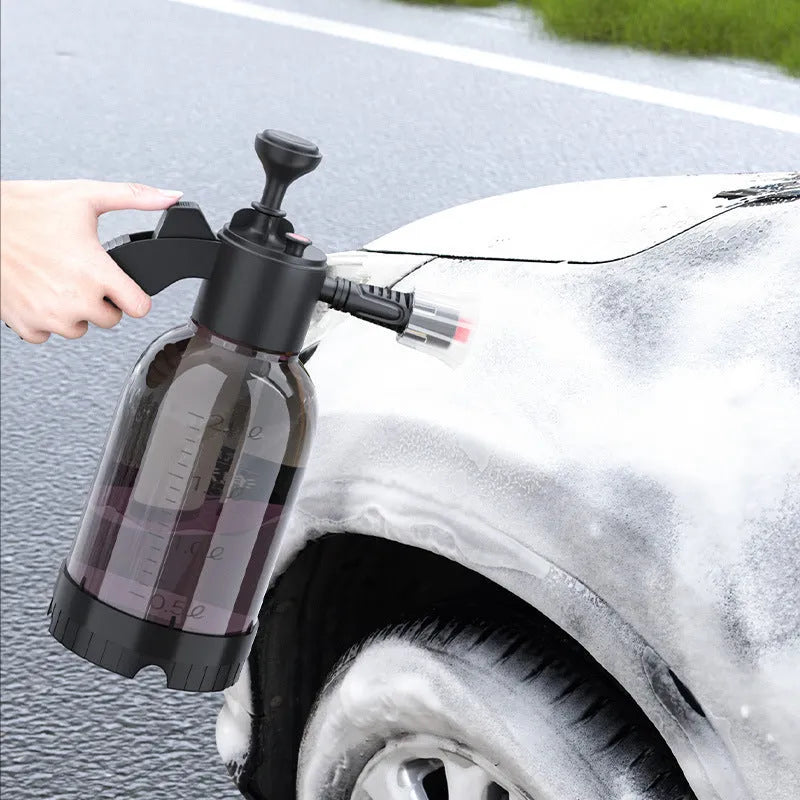 Black hand-held sprayer watering can with aluminium oxide pressure rod and 2L capacity for car washing and garden use