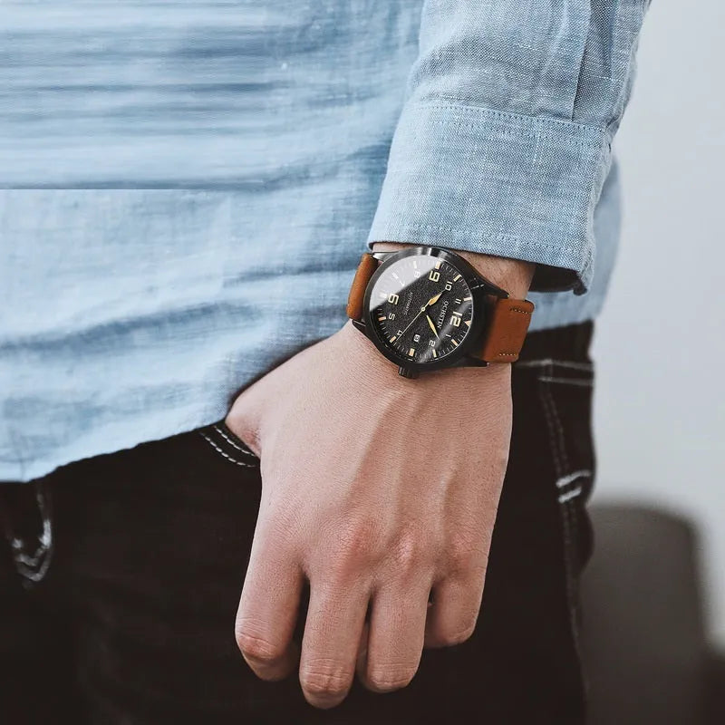 Men's retro automatic watch with leather strap in black and beige colour option