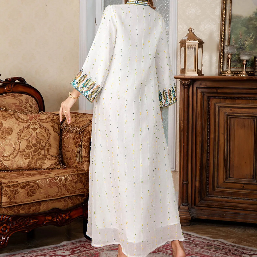White Dubai-style Arabic robe with long sleeves and full-length skirt for women