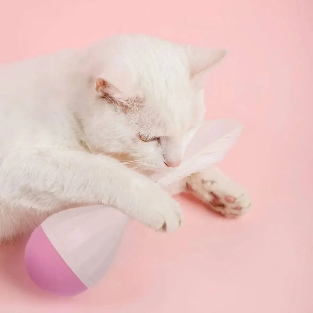 Feather tumbler cat toy with bite-resistant ABS plastic and aluminium alloy construction in green colour