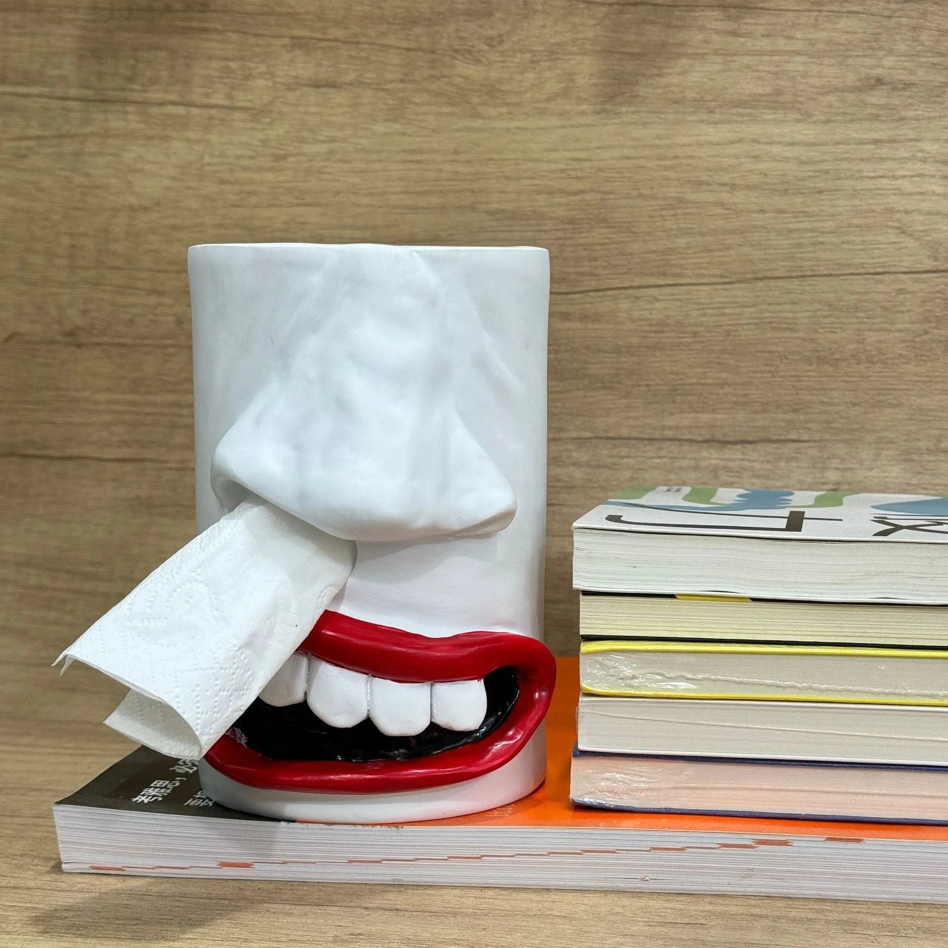 American style resin tissue box desktop ornament measuring 8.5cm by 14.6cm