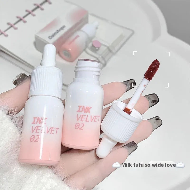 Mirror Lip Lacquer moisturising lipstick in 3.5g size with four colour options