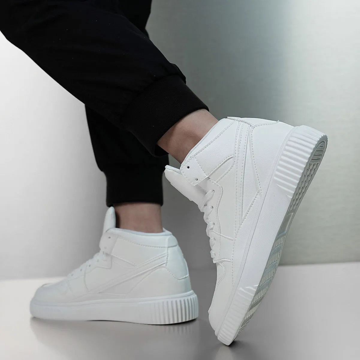 Men's white microfiber casual shoes with round toe for autumn and winter leisure wear