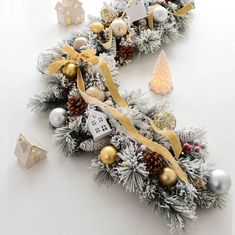 Large 135cm European style rattan leaf Christmas wall hanging decoration with gold red flowers and pine needles