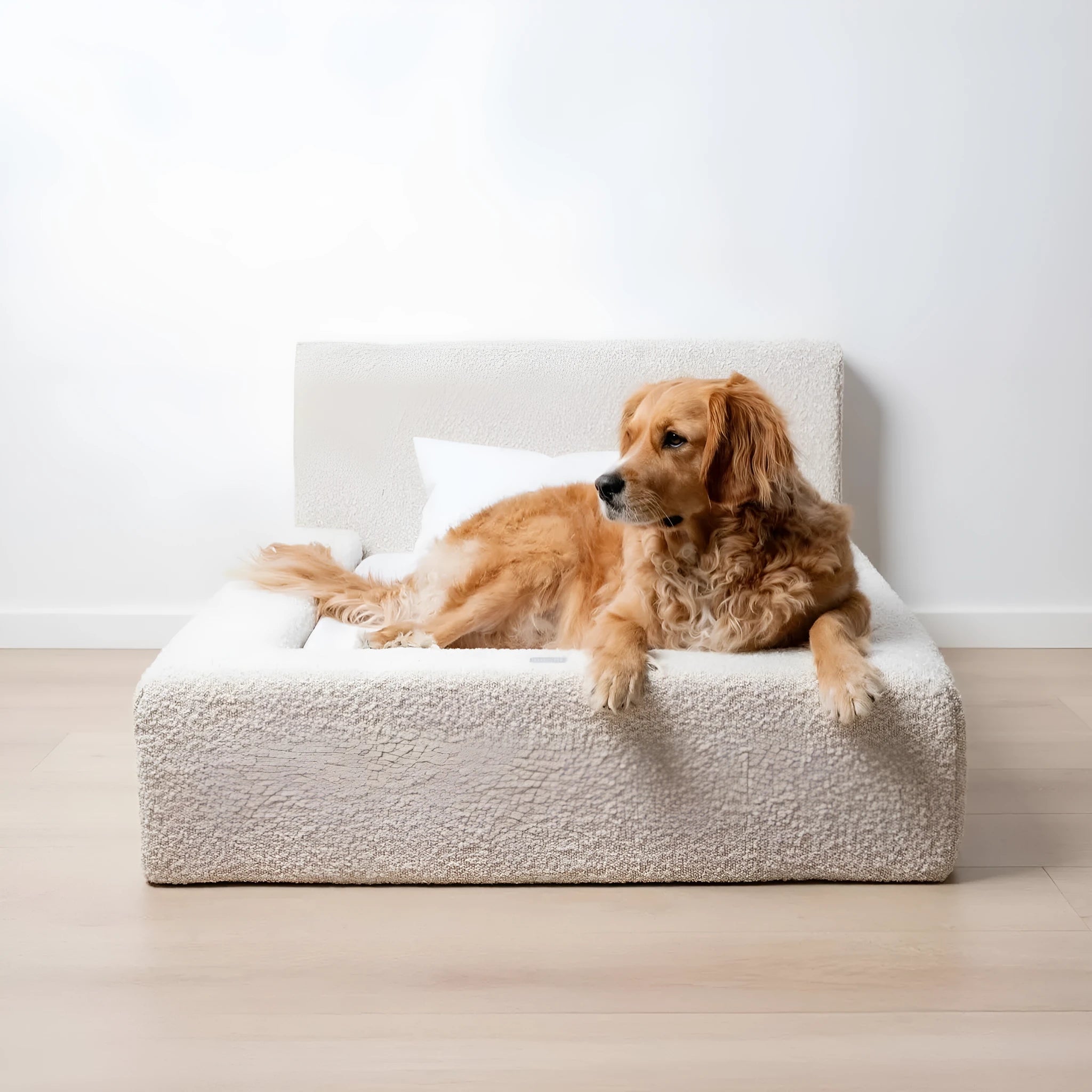 White dog mat with backrest and milk apricot fabric, suitable for small, medium, and large cats and dogs