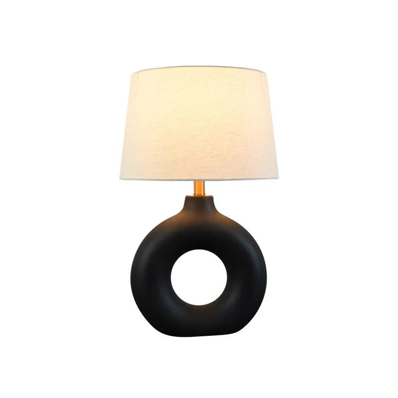 Japanese-style Feng pottery pot table lamp with button switch in white or black