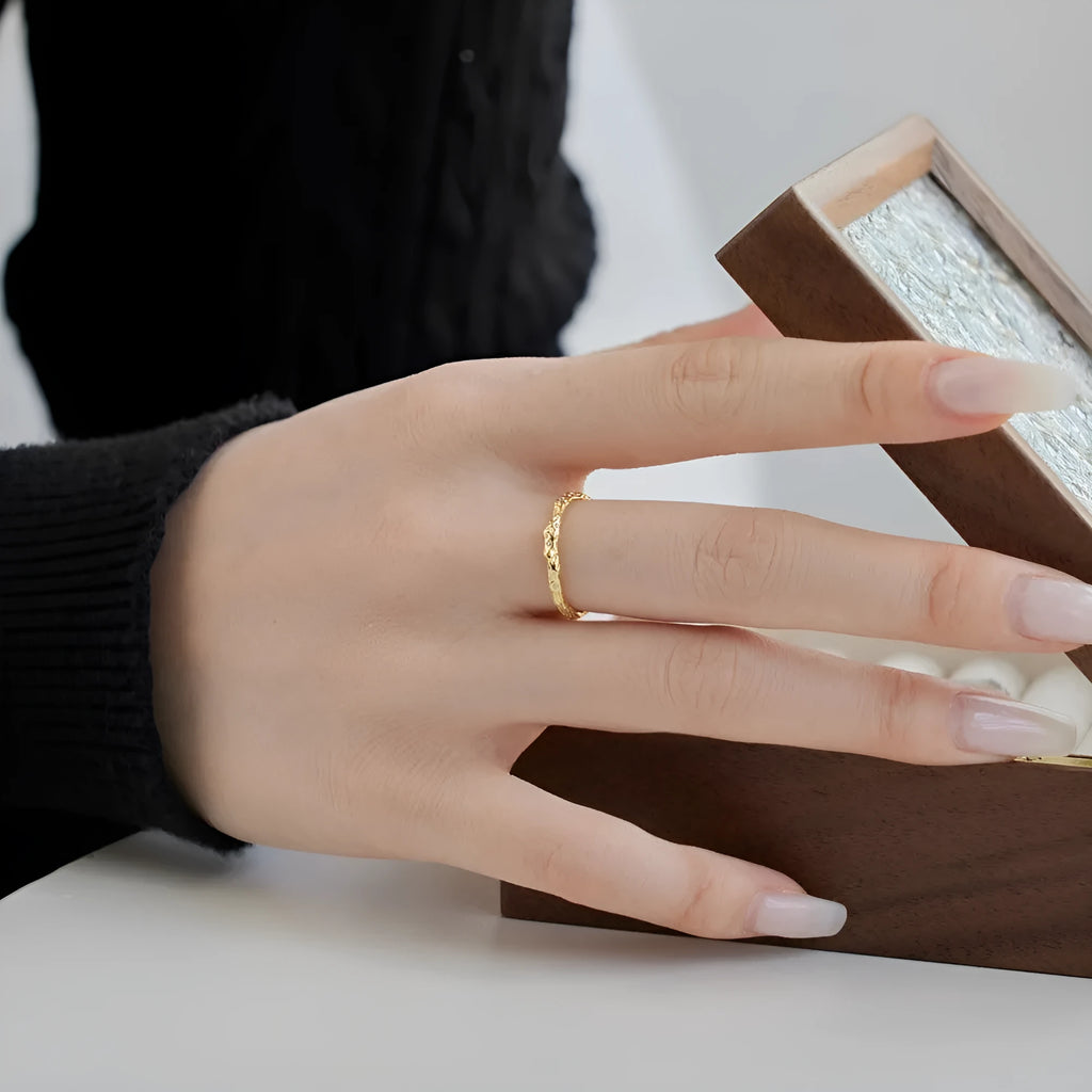Sterling silver women's geometric ring with irregular zircon stone, open mouth adjustable, gold finish