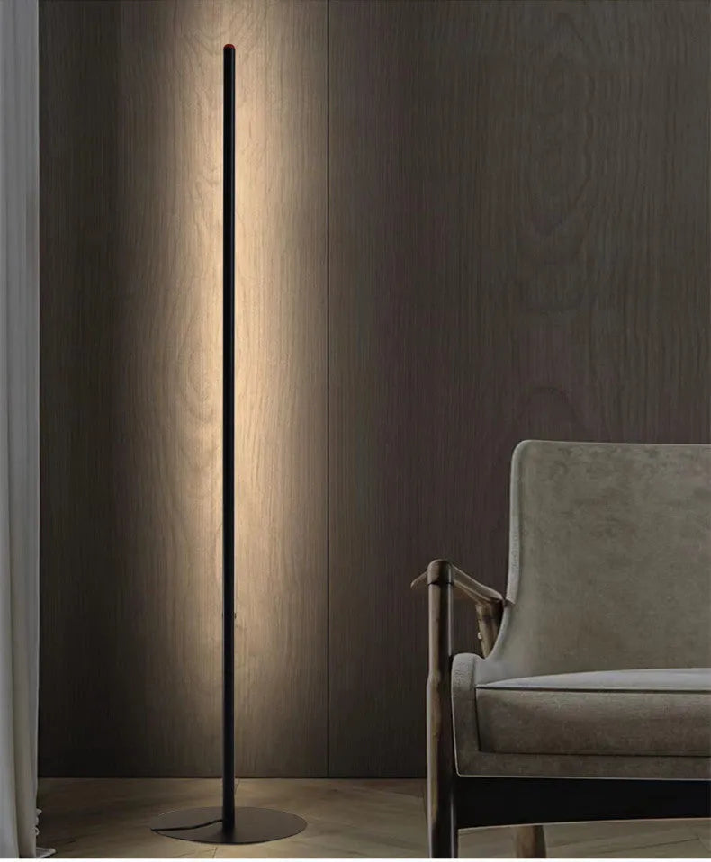Vertical aluminium alloy table lamp with USB cable in modern simple design