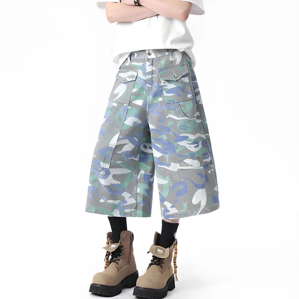Camouflage pattern cropped work trousers with straight leg cut and multiple pockets