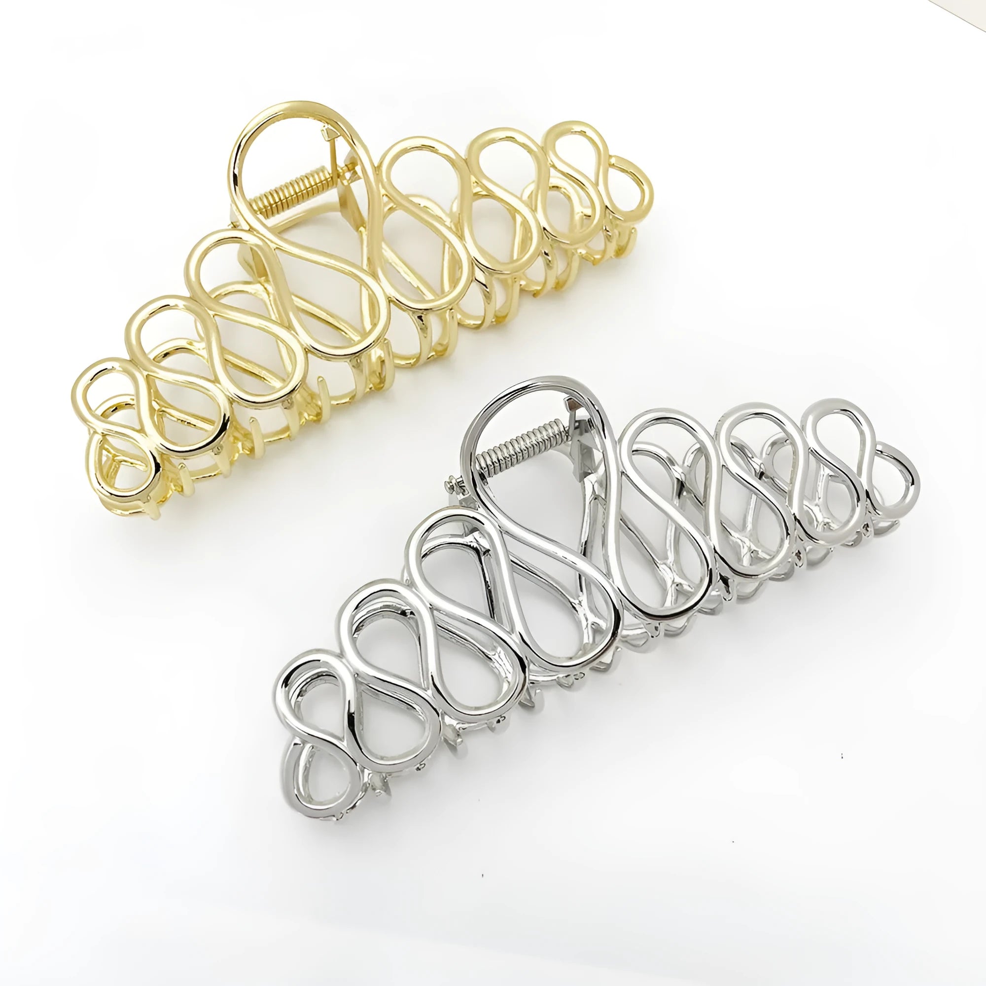 Women's minimalist hair clip in gold or silver with geometric tassel decoration