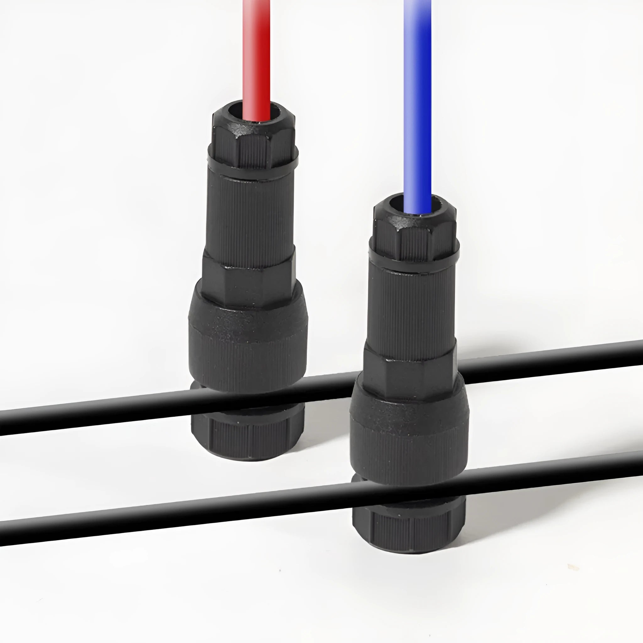 Straight-through pierce type thimble wiring terminal in black plastic for 5A quick connection