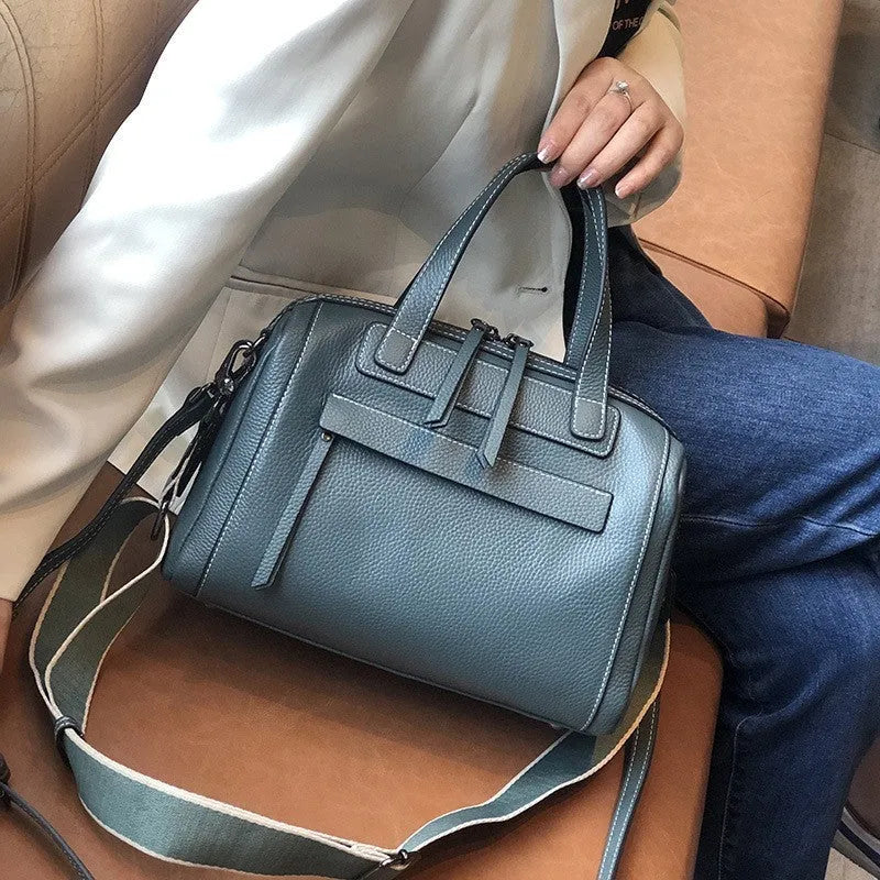 Genuine leather messenger bag with Boston lychee pattern texture in horizontal square shape