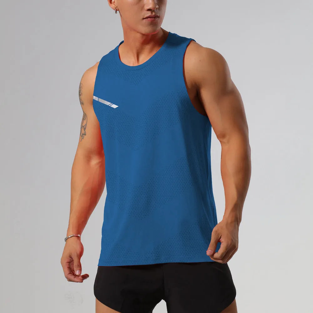 Men's solid colour quick-drying sports singlet in polyester fabric for summer athletic activities