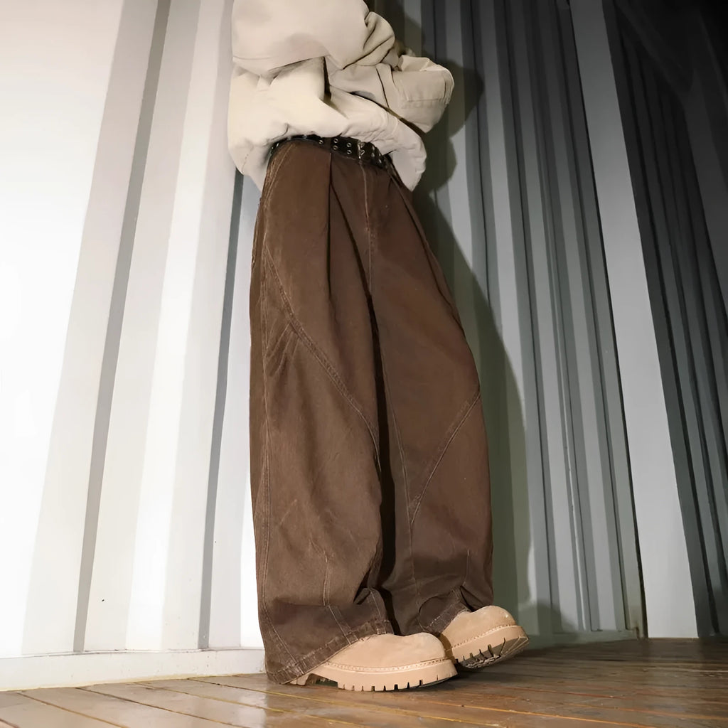 Men's pleated straight-leg trousers with micro-elastic waist in striped pattern
