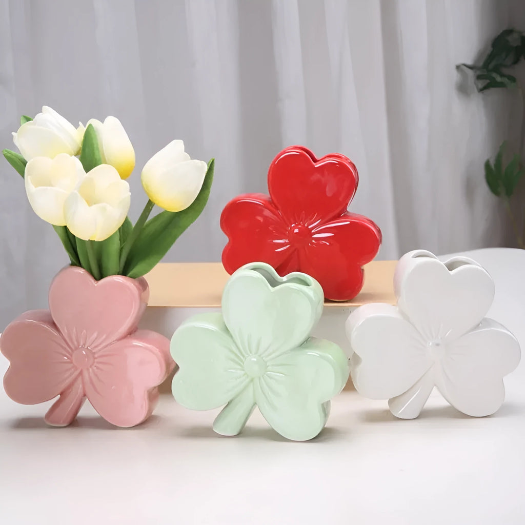 Clover ceramic vase in European style with white porcelain construction