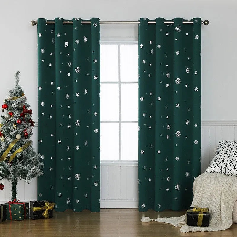 Red and green hole-free snowflake polyester shade cloth curtains in various sizes with lace loop and iron hoop detailing