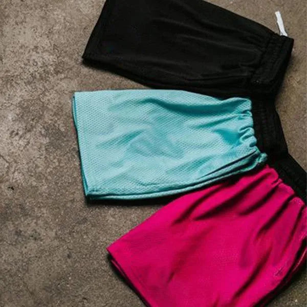 Men's quick-drying mesh shorts in black red green purple blue colours for summer running and fitness