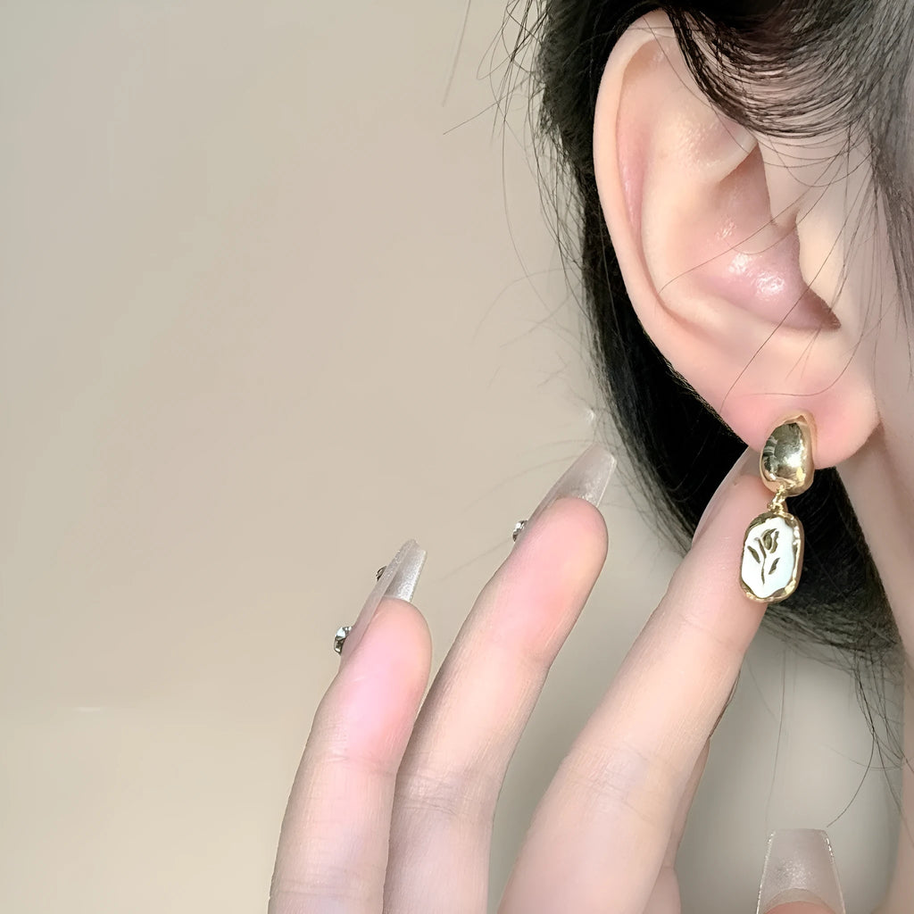 S925 silver needle asymmetric ear stud for women with geometric floral electroplated design