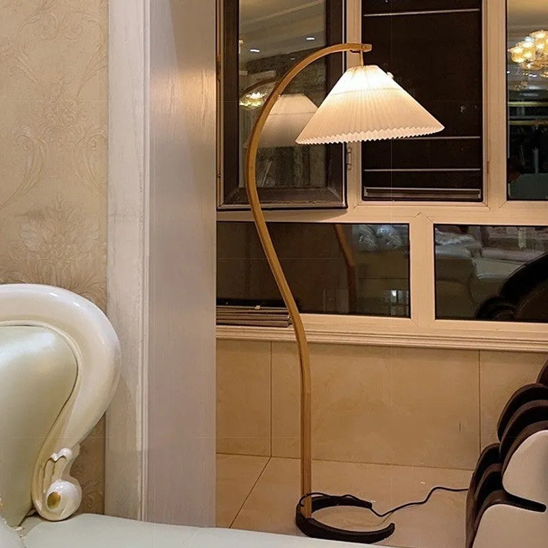 Retro vertical table lamp with log-style shade in white or wine red, featuring three-colour variable light