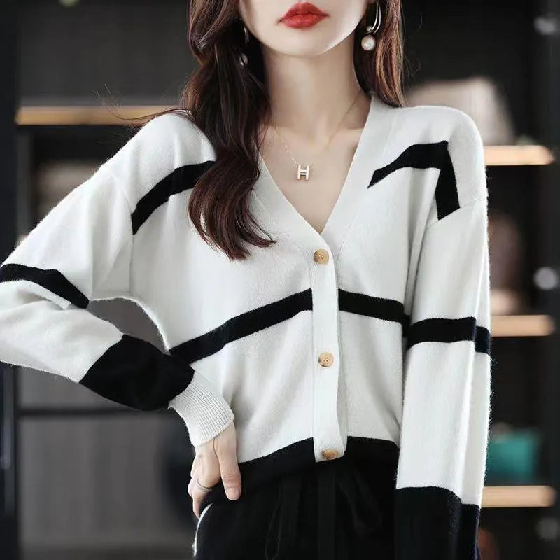 Women's striped V-neck knitted cardigan with 3D effect pattern in slim fit styling