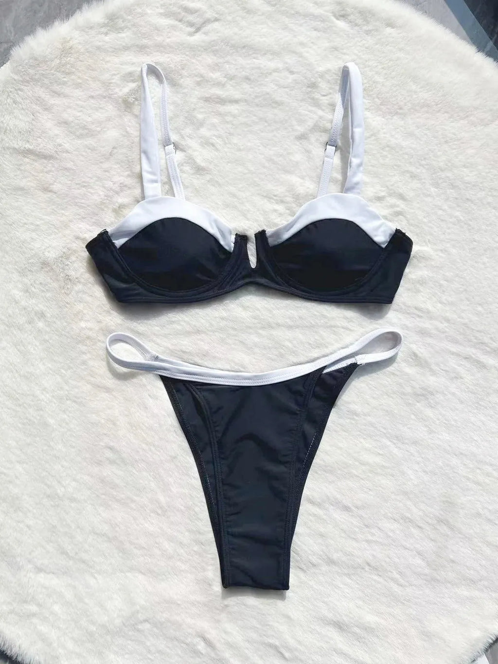 Black women's low waist bikini swimsuit with stitching split briefs design