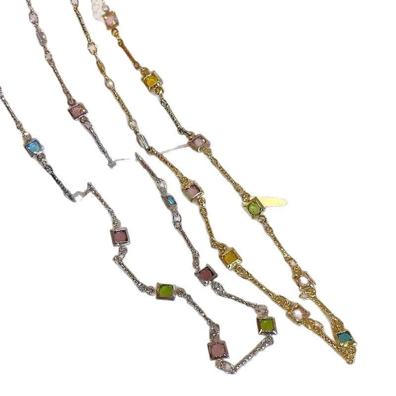 Square colour clavicle chain necklace with geometric artificial crystals in gold or white K plating