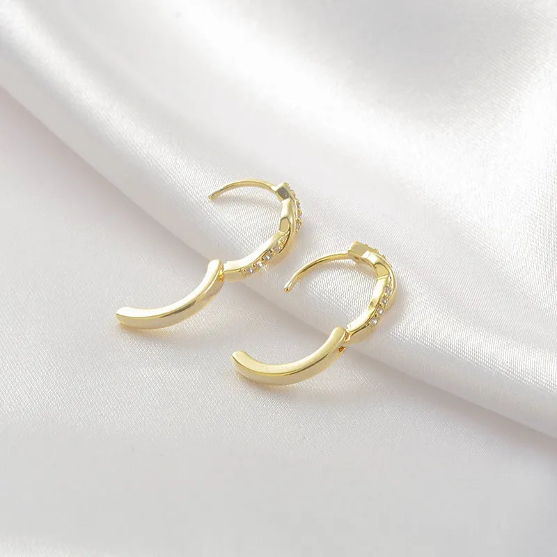 Geometric round hemp rope earclip earrings for women with diamond-coated gold finish