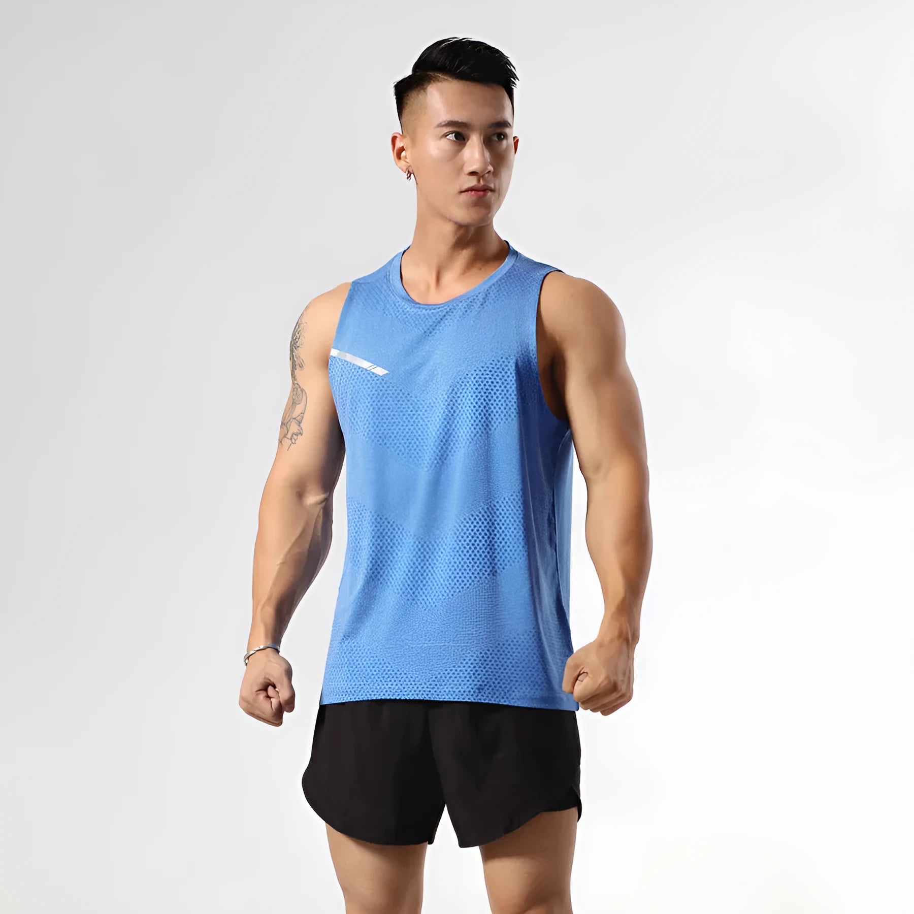 Men's solid colour quick-drying sports singlet in polyester fabric for summer athletic activities