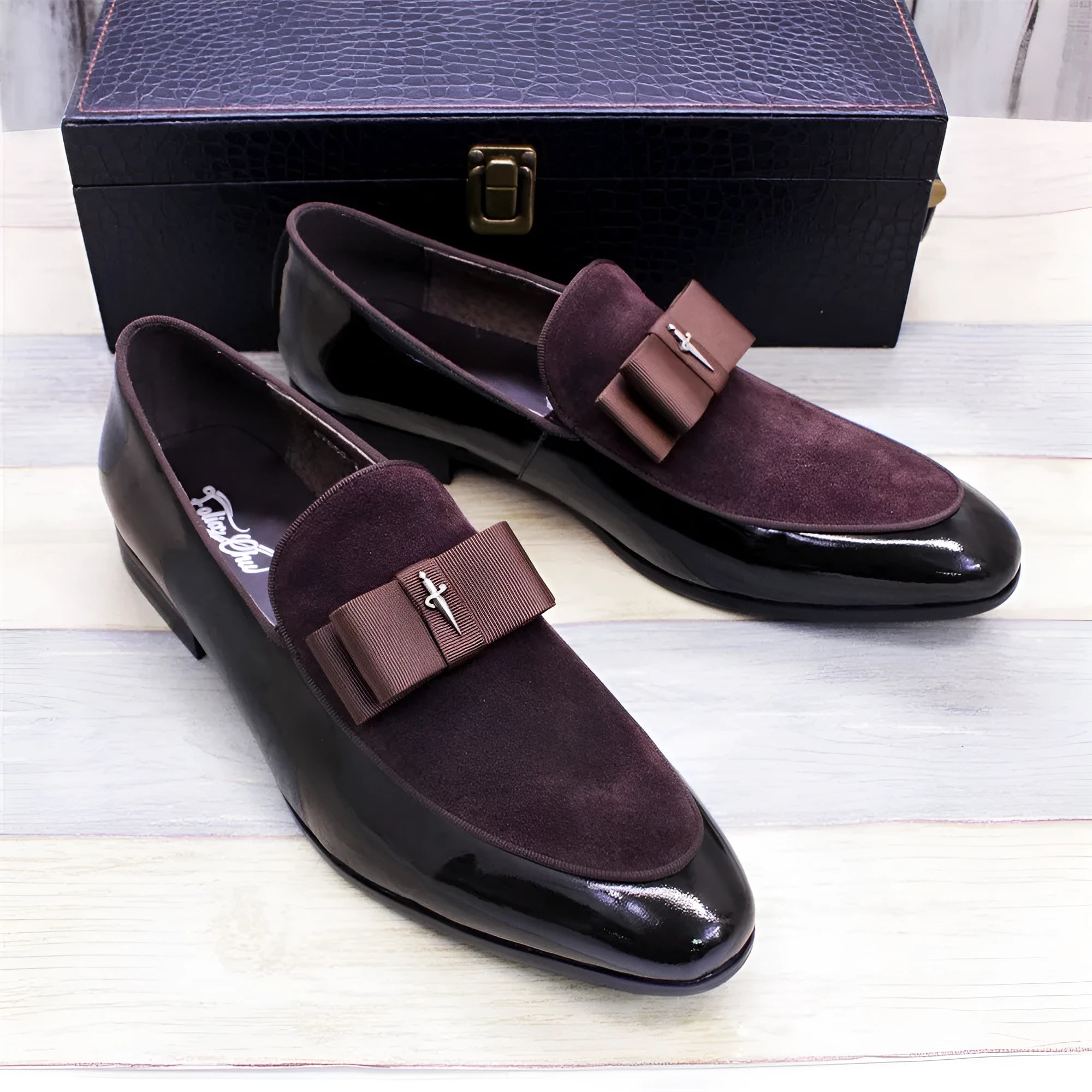 Men's low-top patent leather shoes with tassel detail in black, blue, brown, or red colours.