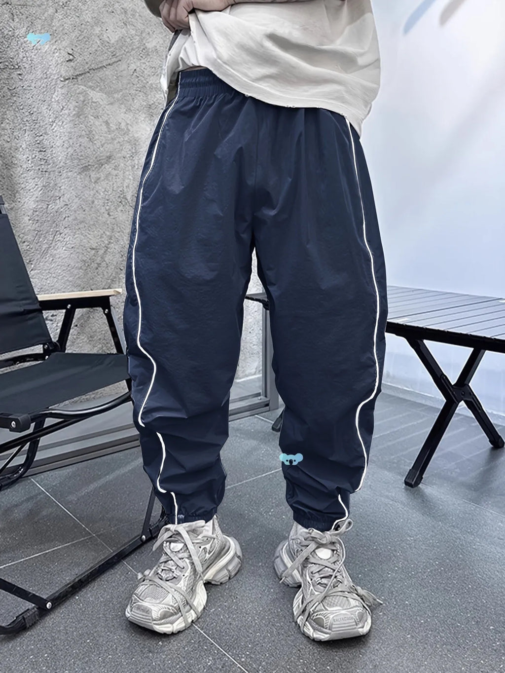 Men's loose casual sports trousers in bamboo fibre with high elasticity, shown in cropped length