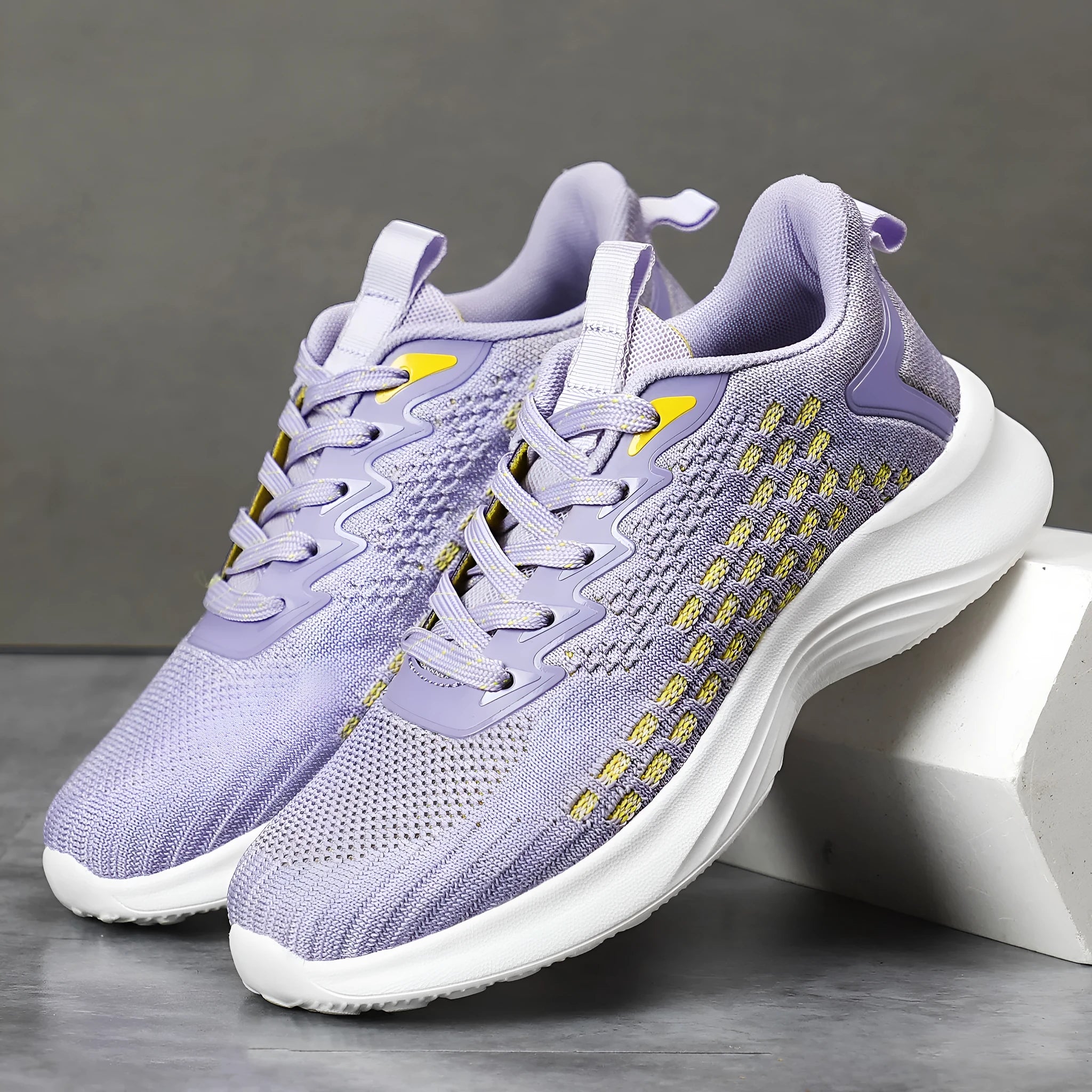 Women's lavender purple Flyknit running shoes with mesh lining and EVA sole