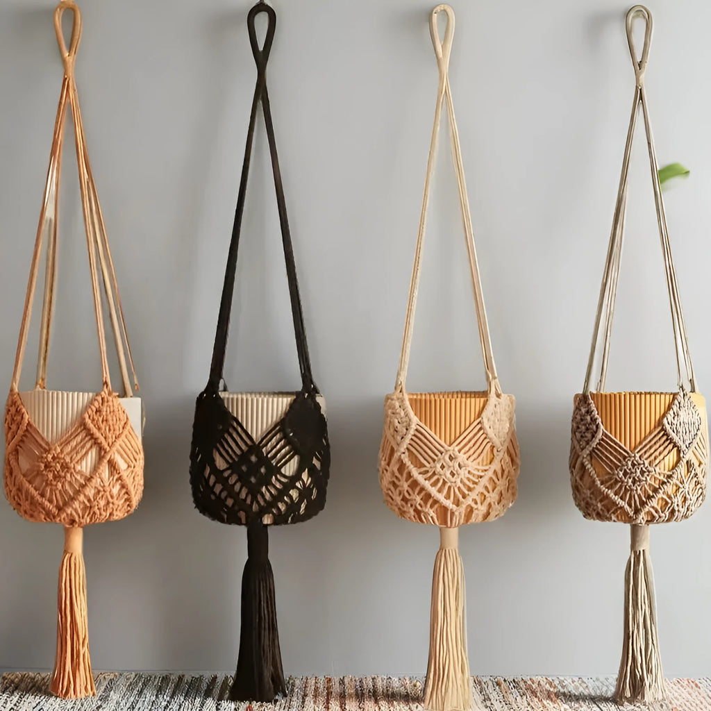Hand-woven polyester cotton flower pot in brown with a net pocket extension cord