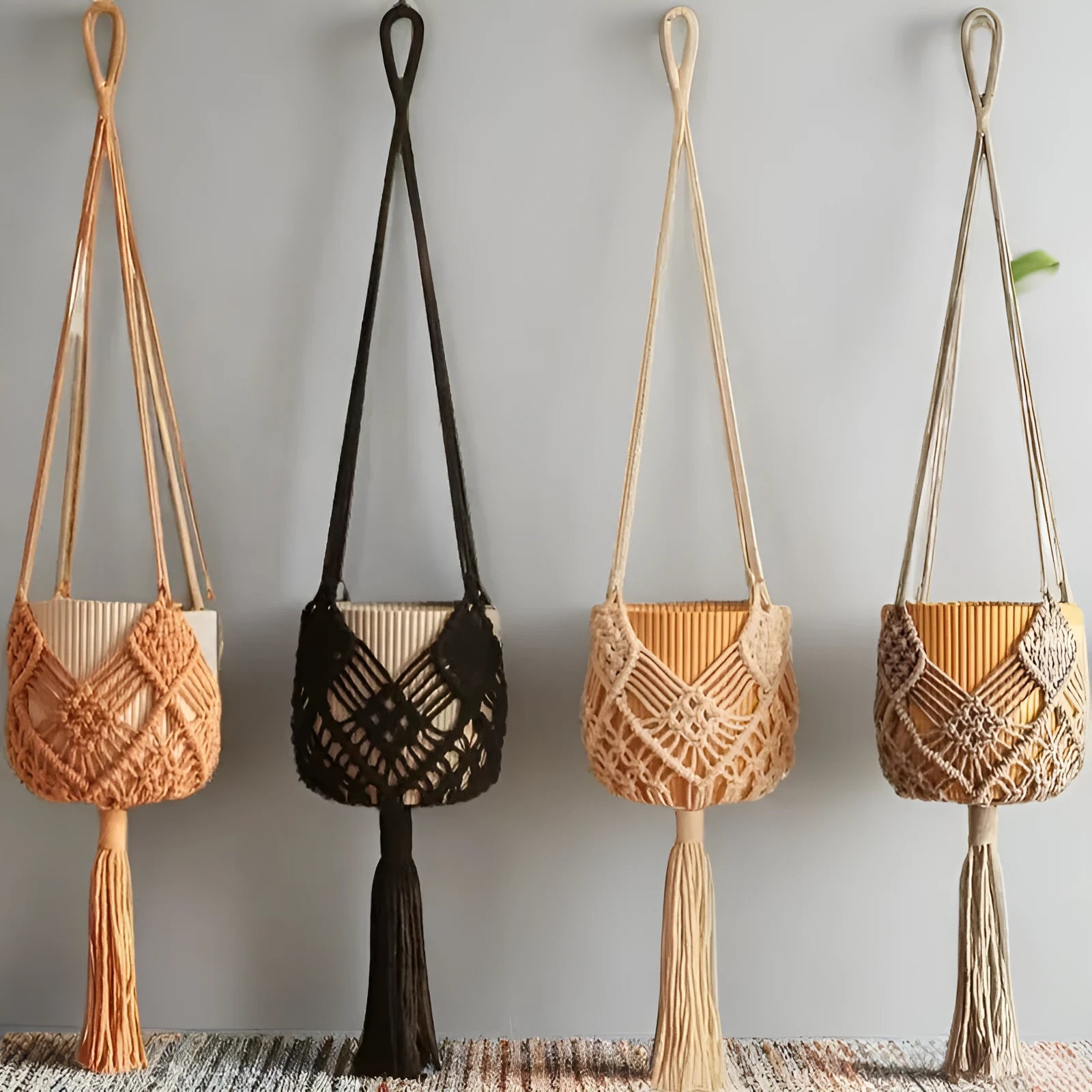 Hand-woven polyester cotton flower pot in brown with a net pocket extension cord