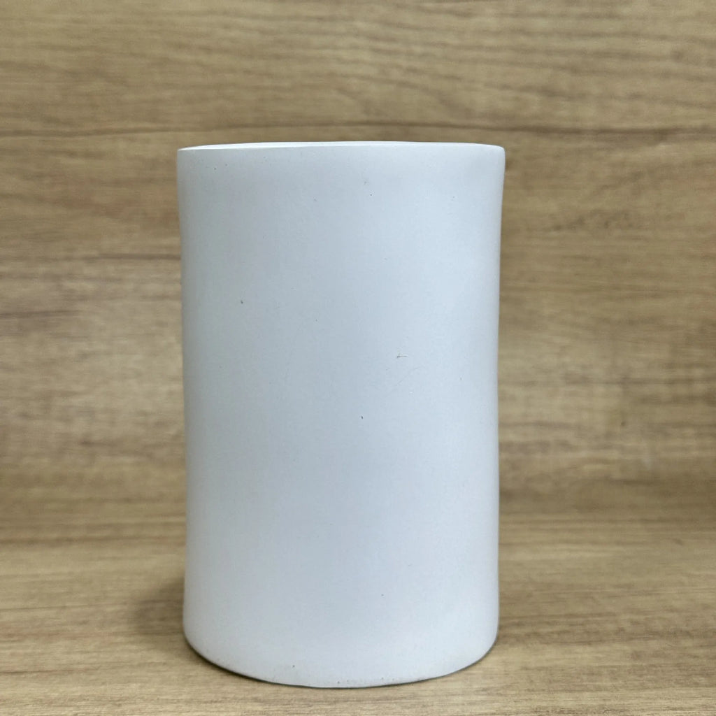 American style resin tissue box desktop ornament measuring 8.5cm by 14.6cm