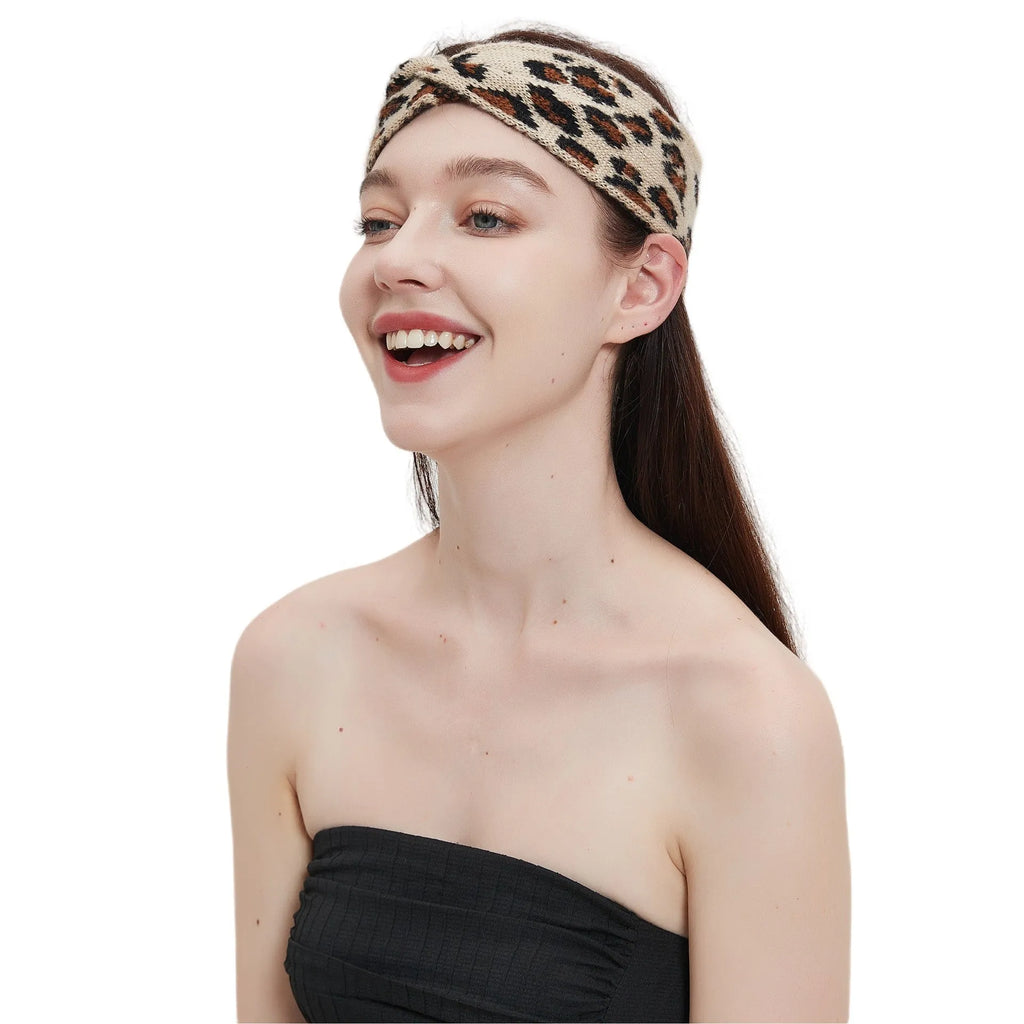 Women's acrylic leopard print bow hair band, 22x10cm, on a plain background
