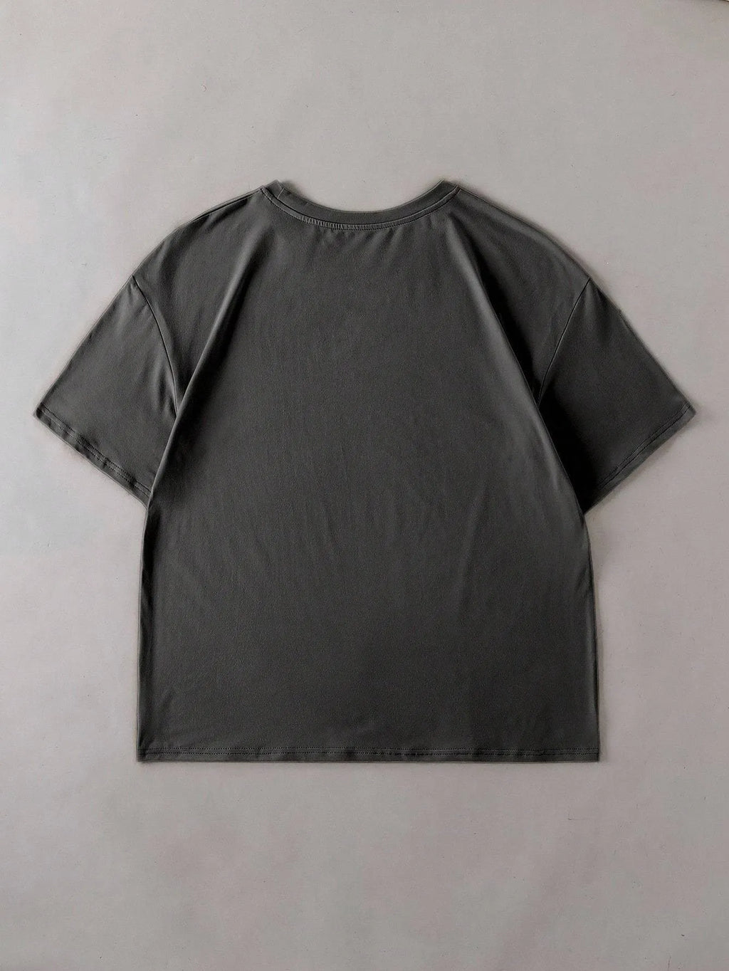 Loose-fitting cotton summer T-shirt with short sleeves and round neck in various colours