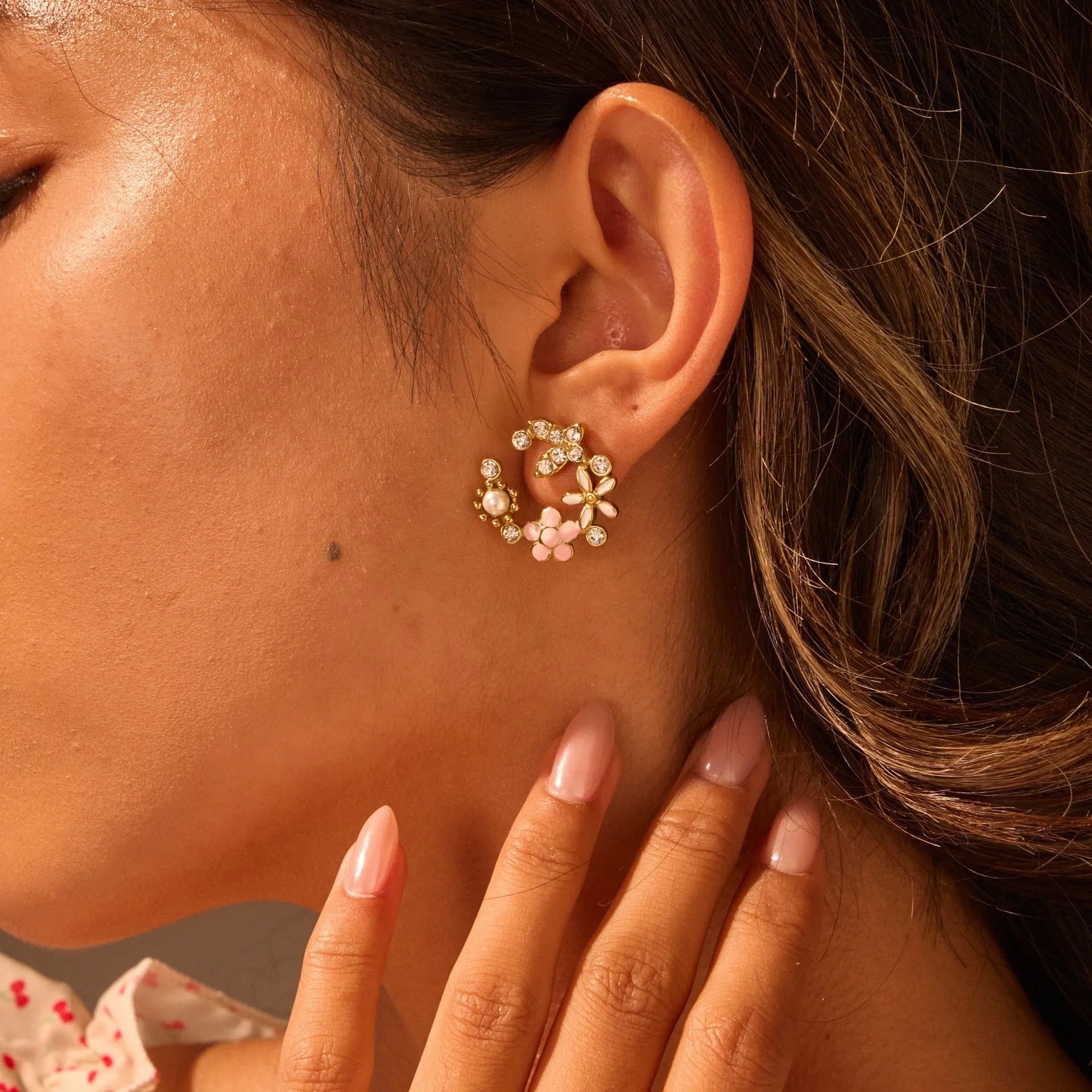 Stainless steel flower stud earrings with 18K gold electroplating and colourful oil diamond petal design