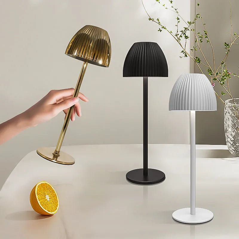 Ins pattern dimming small night lamp with thin round base in black or white colour
