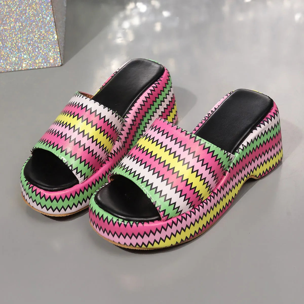 Women's colourful wave print wedge sandals with thick rubber sole and open toe design