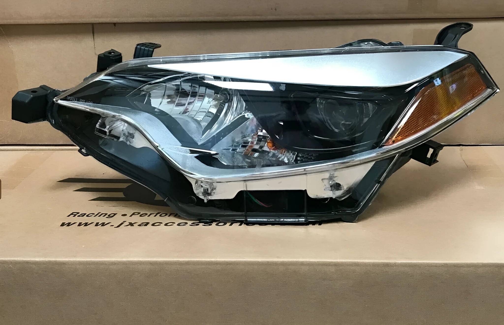 Right passenger side halogen headlight assembly for 2014-2015 Toyota Corolla